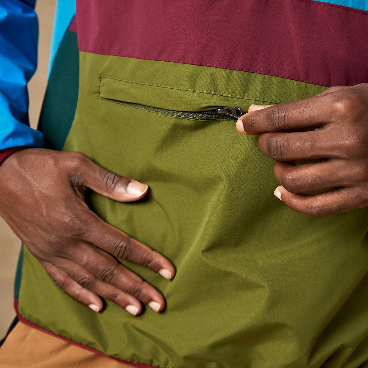 Men’s Casual Waterproof Windproof Outdoor Mountaineering Jacket Loose Fit